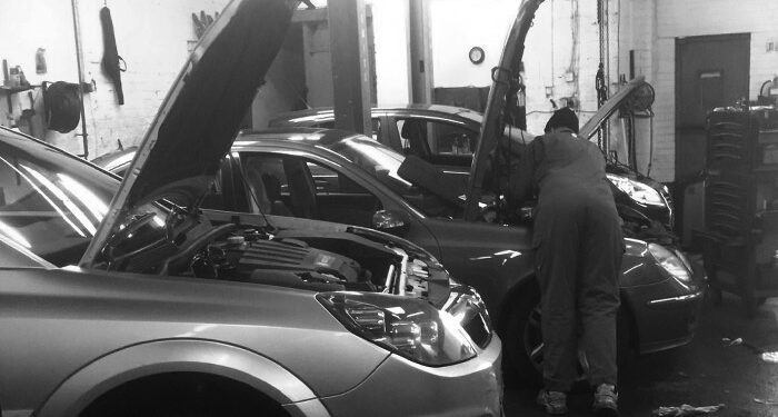 Independent Vauxhall specialist in Oldham. The Premier Independent Vauxhall Specialist in Oldham. At Greenwoods Motor Service, we offer a quality service at competitive prices. We service all makes of Vauxhalls. Are you in search of a dependable car mechanic in Oldham? Look no further than Greenwoods Motor Service, the premier independent Vauxhall specialist in Oldham. Our qualified technicians use Vauxhall diagnostics/computer equipment to carry out all services, ensuring efficient and personalised care for your vehicle.